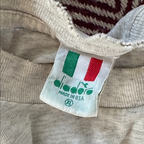 Vintage Diadora Light Gray Soccer Graphic Tee - Picture 4 of 6